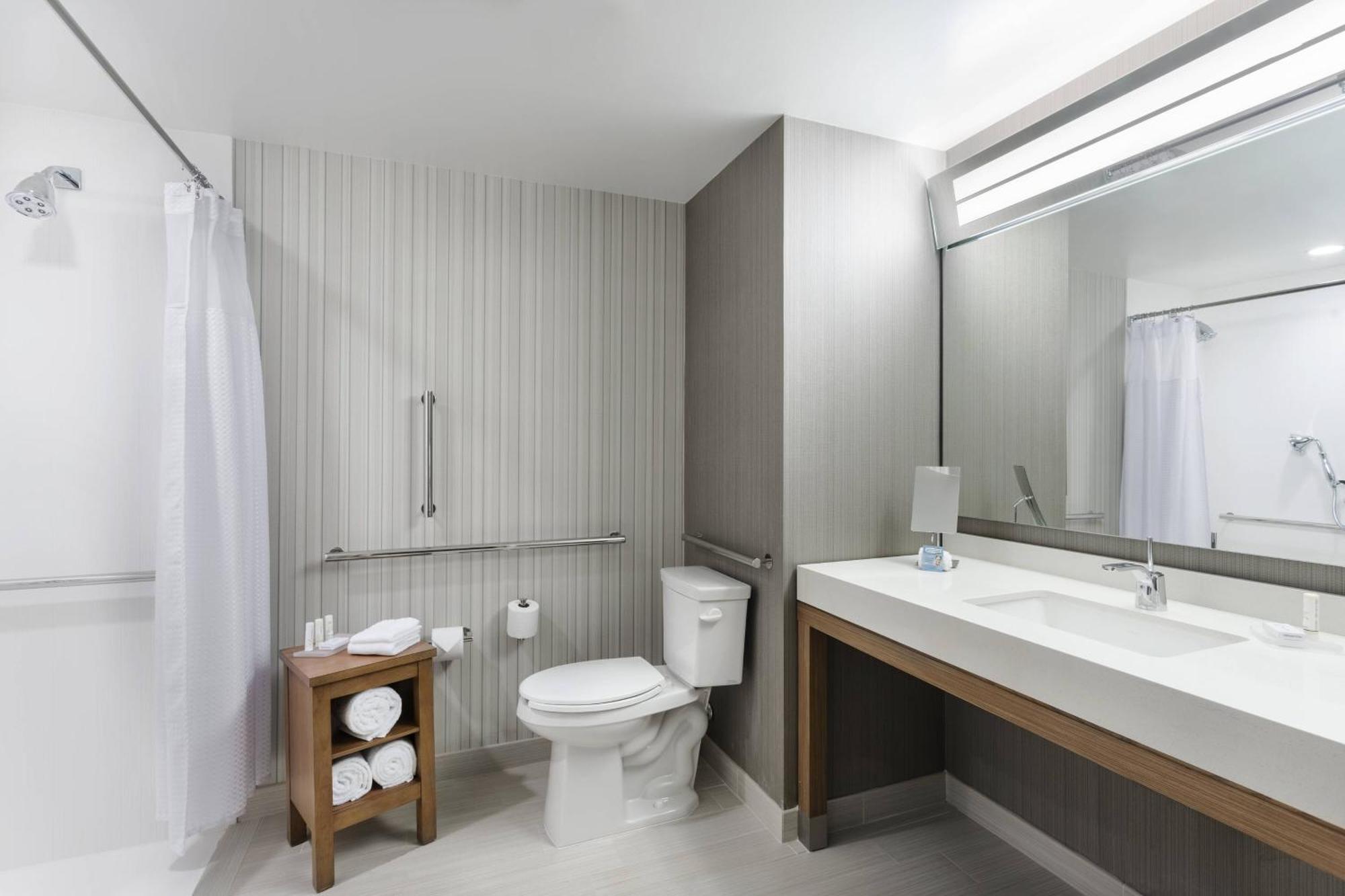Отель Courtyard By Marriott Растон Экстерьер фото