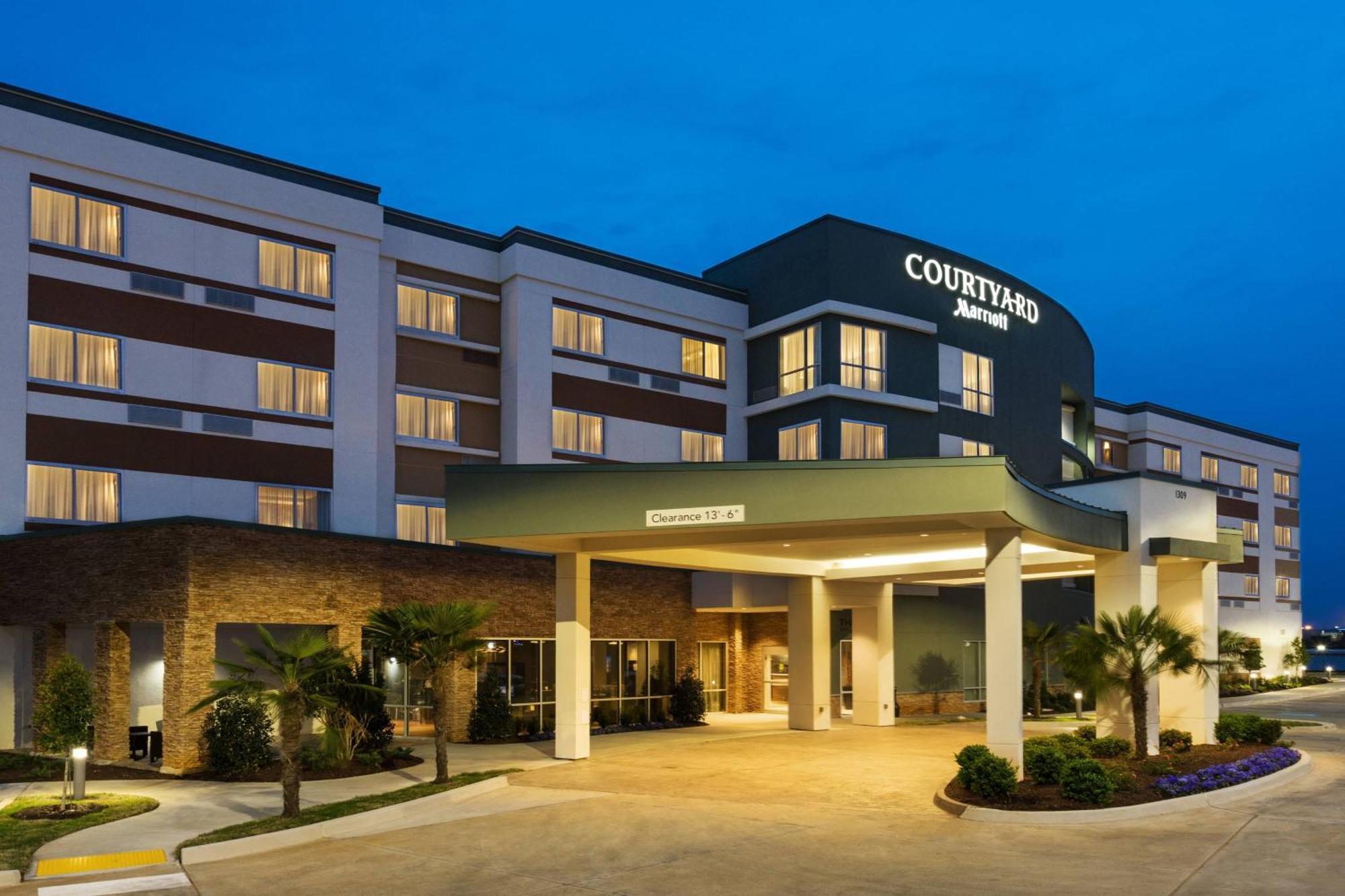 Отель Courtyard By Marriott Растон Экстерьер фото